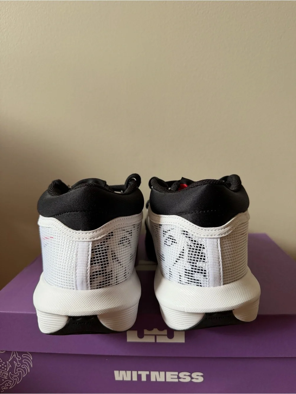 Nike Lebron Witness 8 White University Red FB2239-103 Men’s Size 12